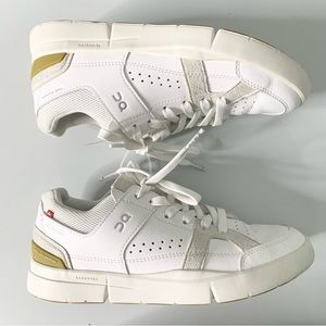 ON RUNNING On Roger Clubhouse Sneakers Womens 7 White Sand